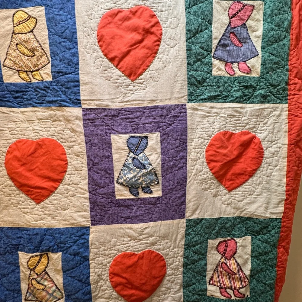Source Unknown vintage  sunbonnet/Heart Quilt  38 x 56